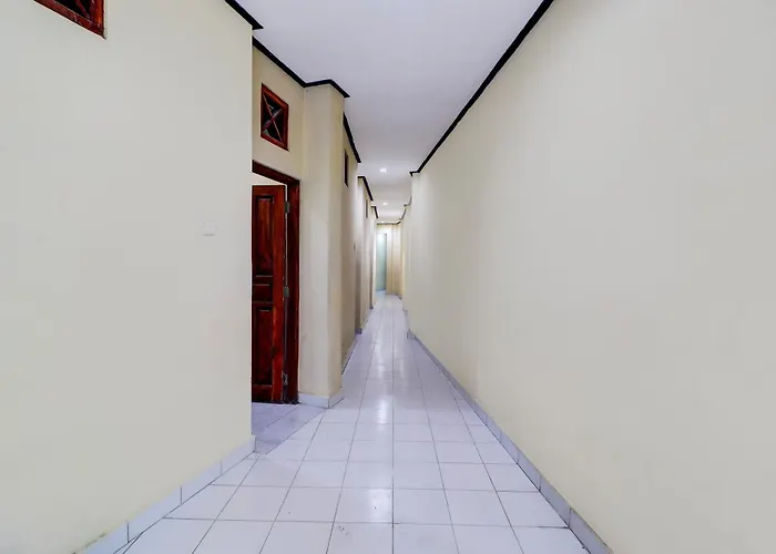 Townhouse Oak Near Kuta Formerly Sayang Maha Merta Hotel Legian