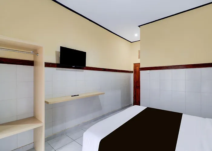 Hotel Townhouse Oak Near Kuta Formerly Sayang Maha Merta 3*