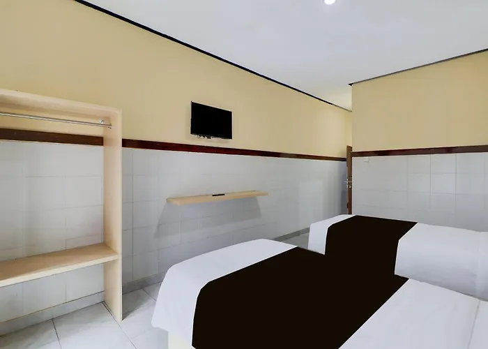 Townhouse Oak Near Kuta Formerly Sayang Maha Merta Hotel Legian