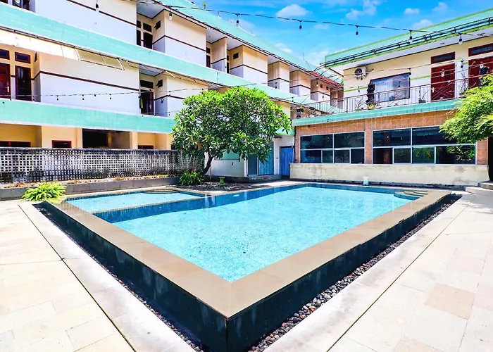 Townhouse Oak Near Kuta Formerly Sayang Maha Merta Hotel